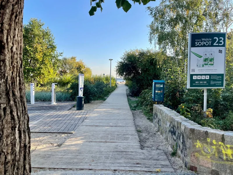 Wejście numer 23 na plażę w Sopocie.